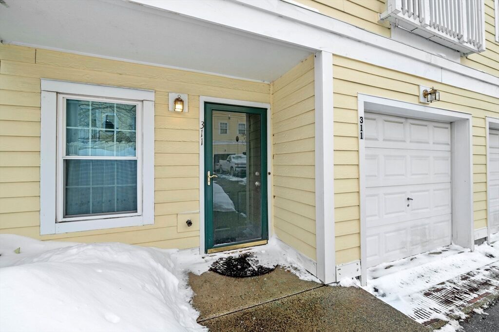 Property Photo: 311 Gazebo Cir 311 MA 01867