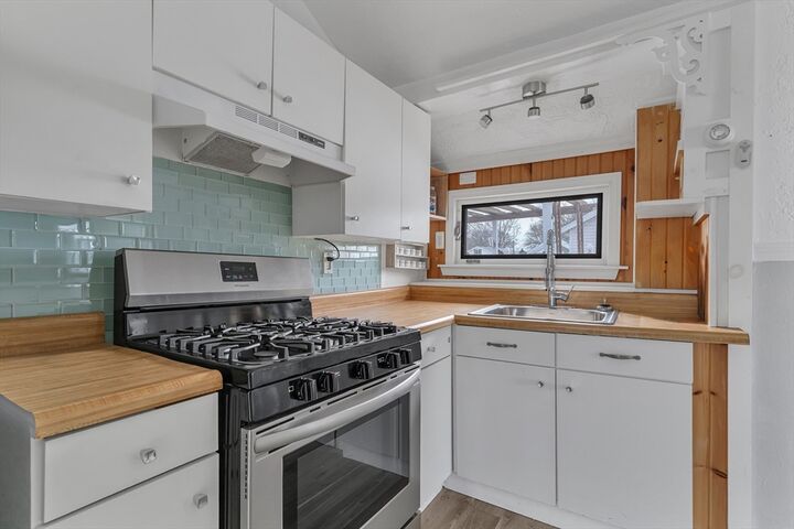 Property Photo: 10-R Barnes St MA 02571