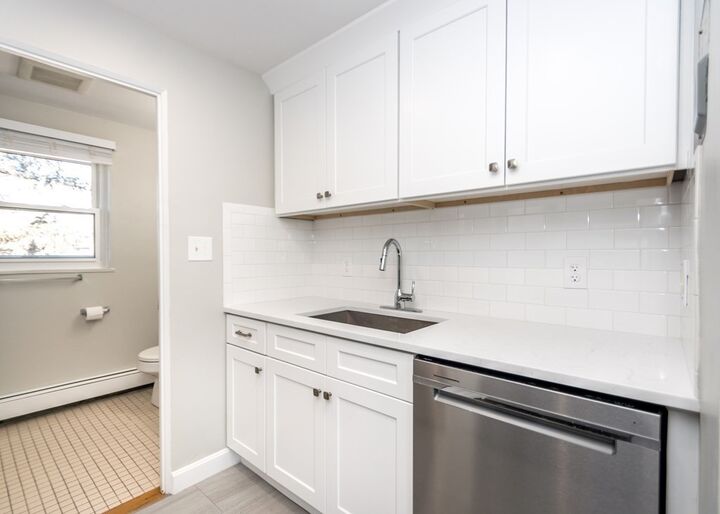 Property Photo:  182-1/2 River St 182H  MA 02453 