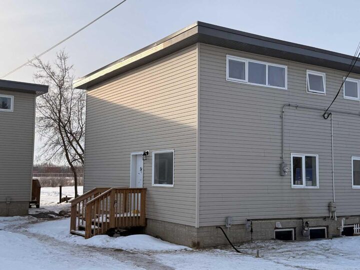 305 5 Street 56 — photo 1