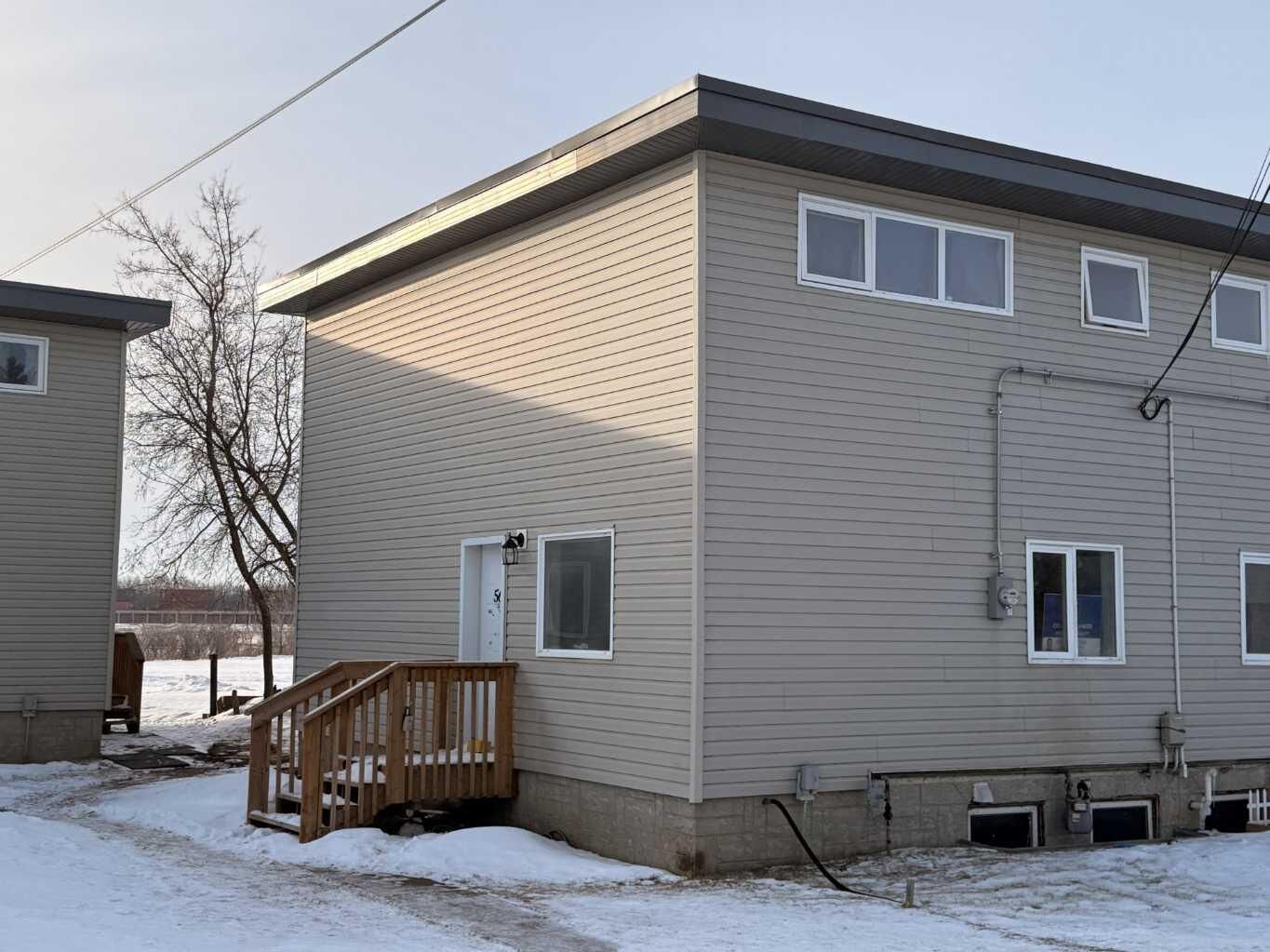 Property Photo: 305 5 Street 56 AB T9W 1A5