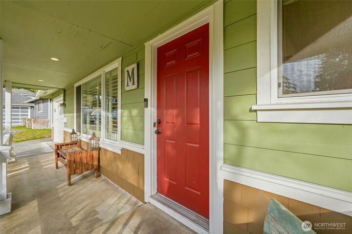 Property Photo:  4705  237th Street SW  WA 98043 