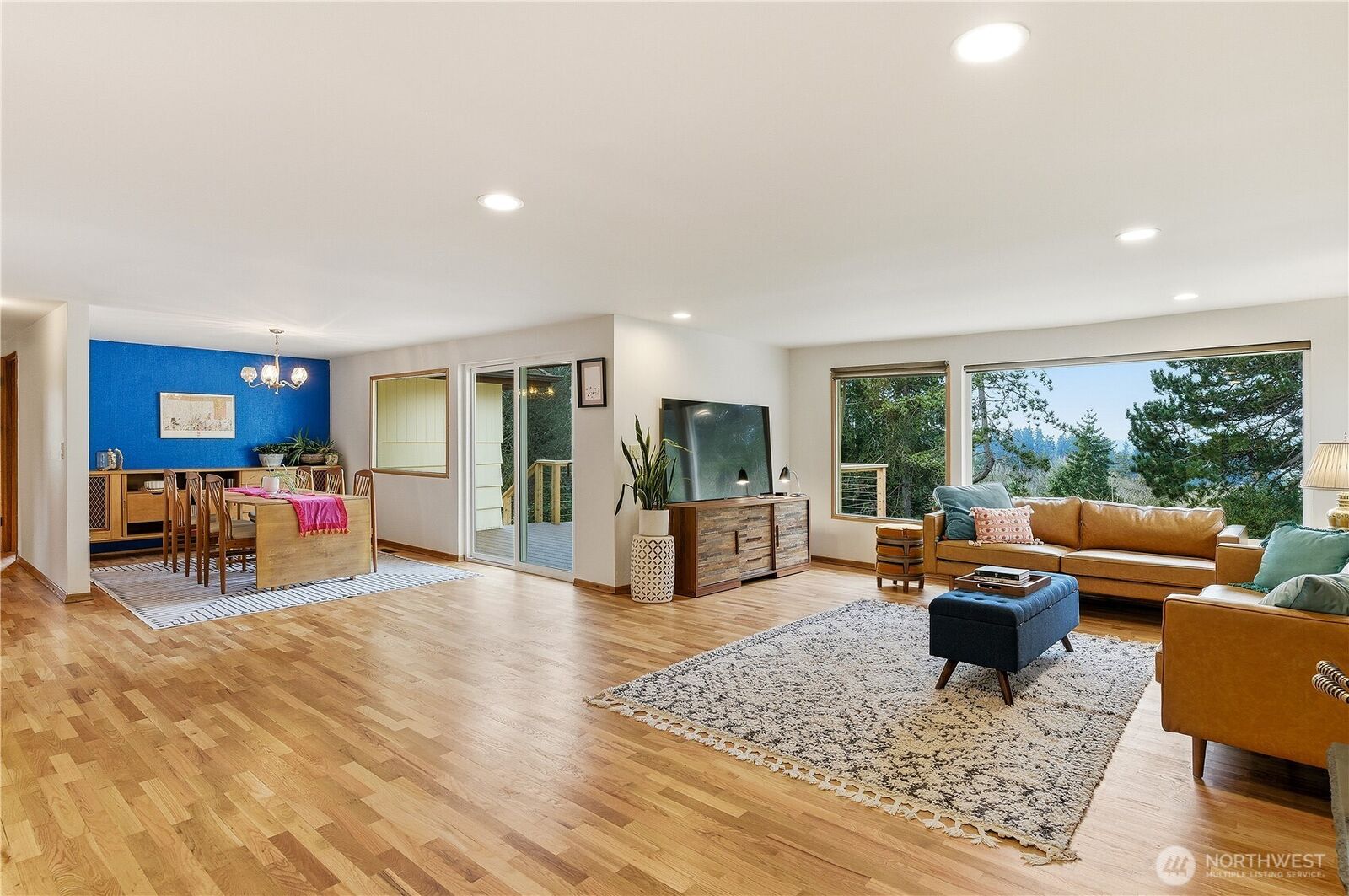 Property Photo:  14111  12th Avenue SW  WA 98166 