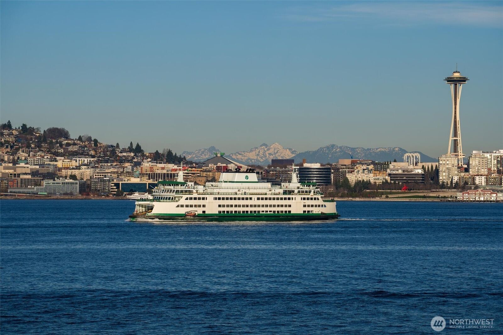 Property Photo: 1005 Harbor Avenue SW 400 WA 98116