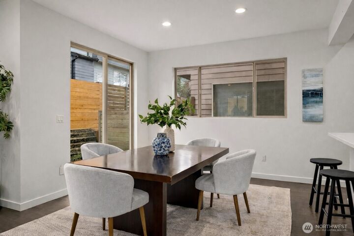 Property Photo:  14811  40th Avenue W  WA 98087 