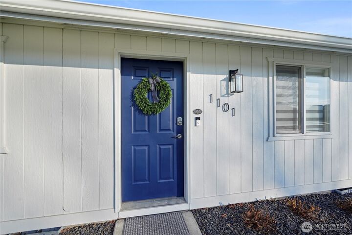 Property Photo:  1101 E Hayden Drive  WA 98837 