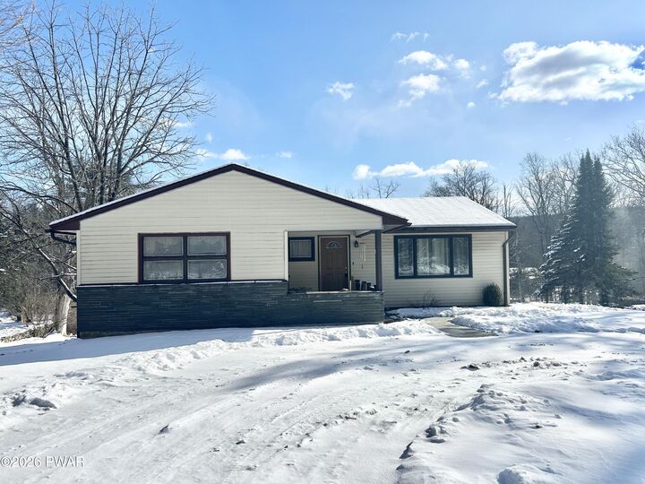 Property Photo:  100 Hickory Lane  PA 18428 