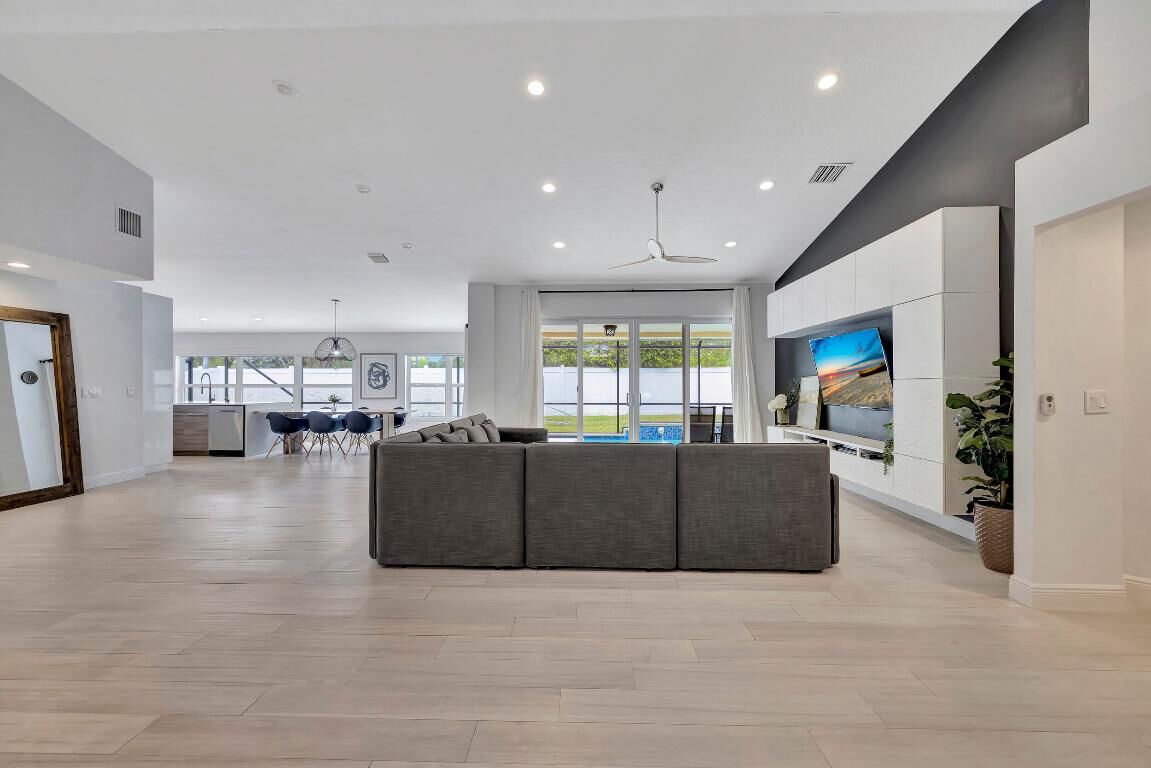 Property Photo:  9567 Lake Serena Drive  FL 33496 
