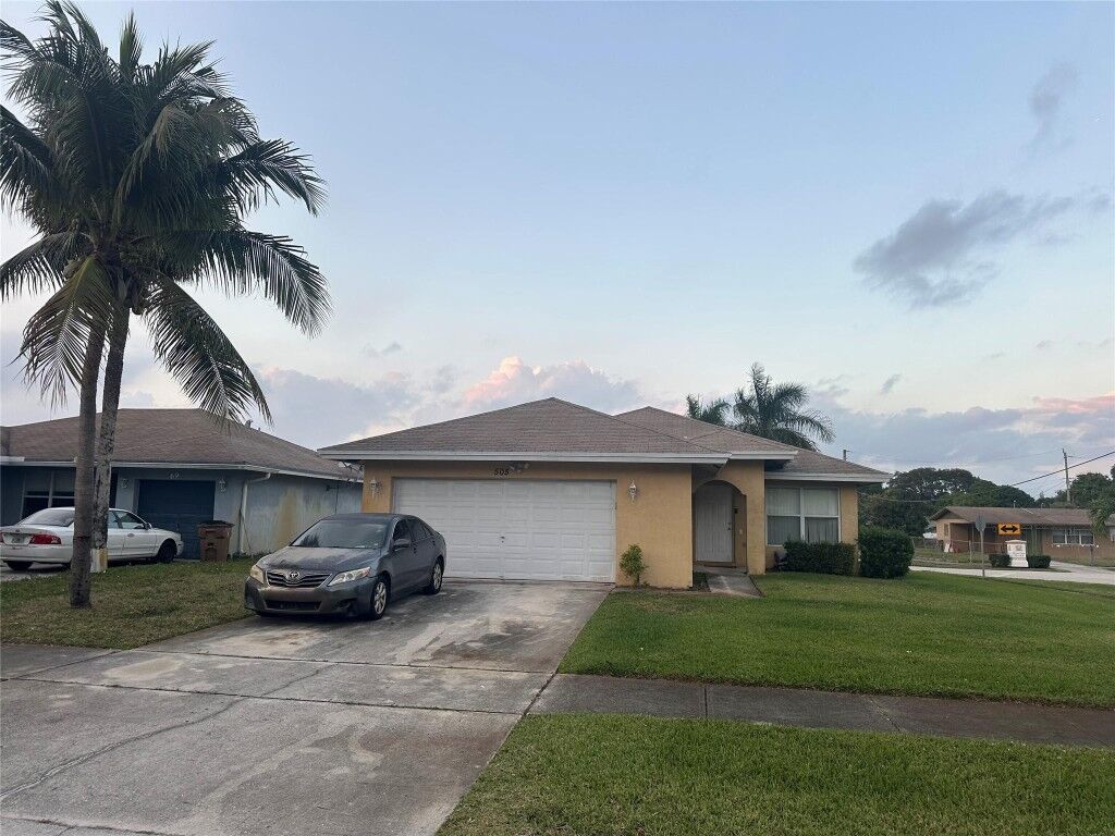Property Photo: 505 NE 1st Avenue FL 33441