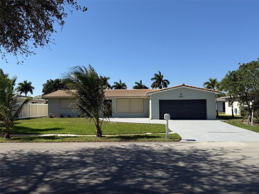 Property Photo:  2070 NW 84th Terrace  FL 33024 