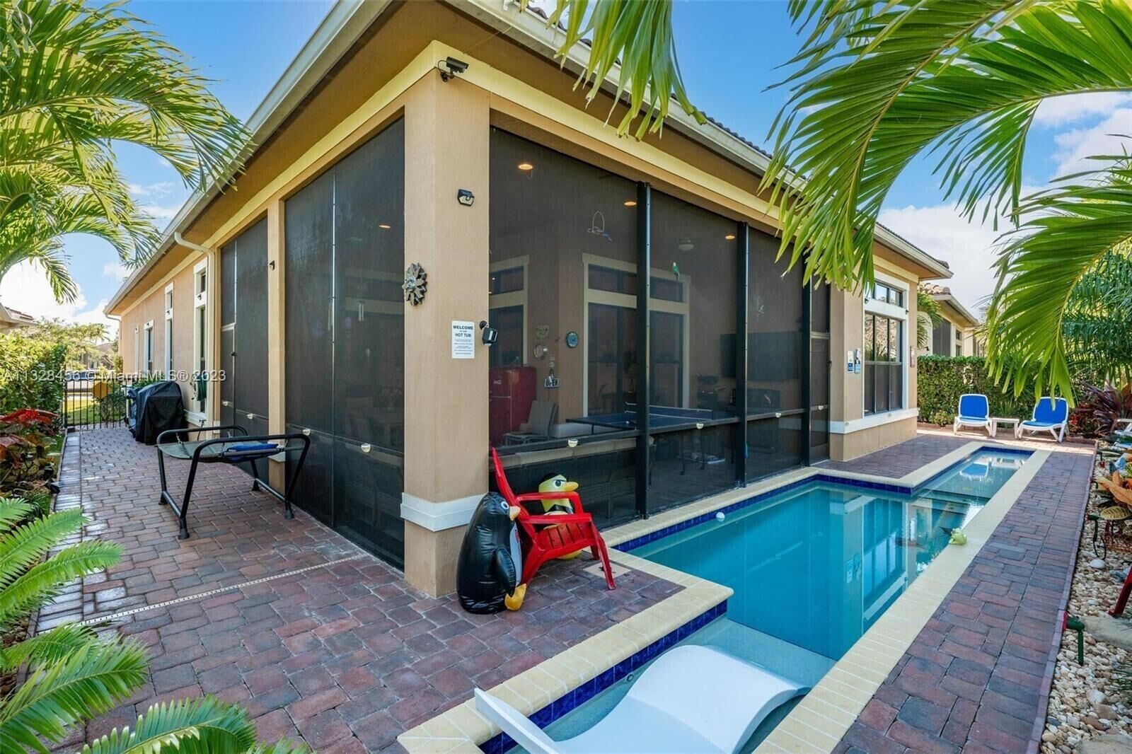 Property Photo:  11825 Kalmar Circle N  FL 33076 