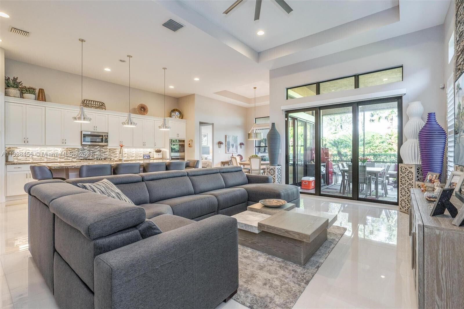 Property Photo: 11825 Kalmar Circle N FL 33076