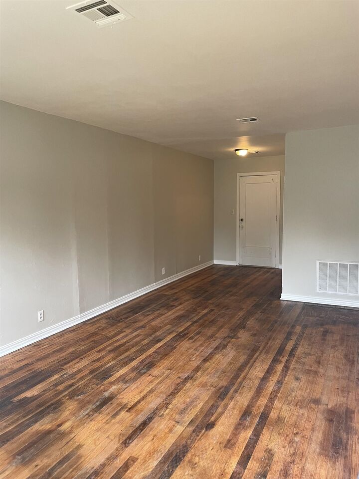 Property Photo:  1316 S Richmond Ave  KS 67213-1745 