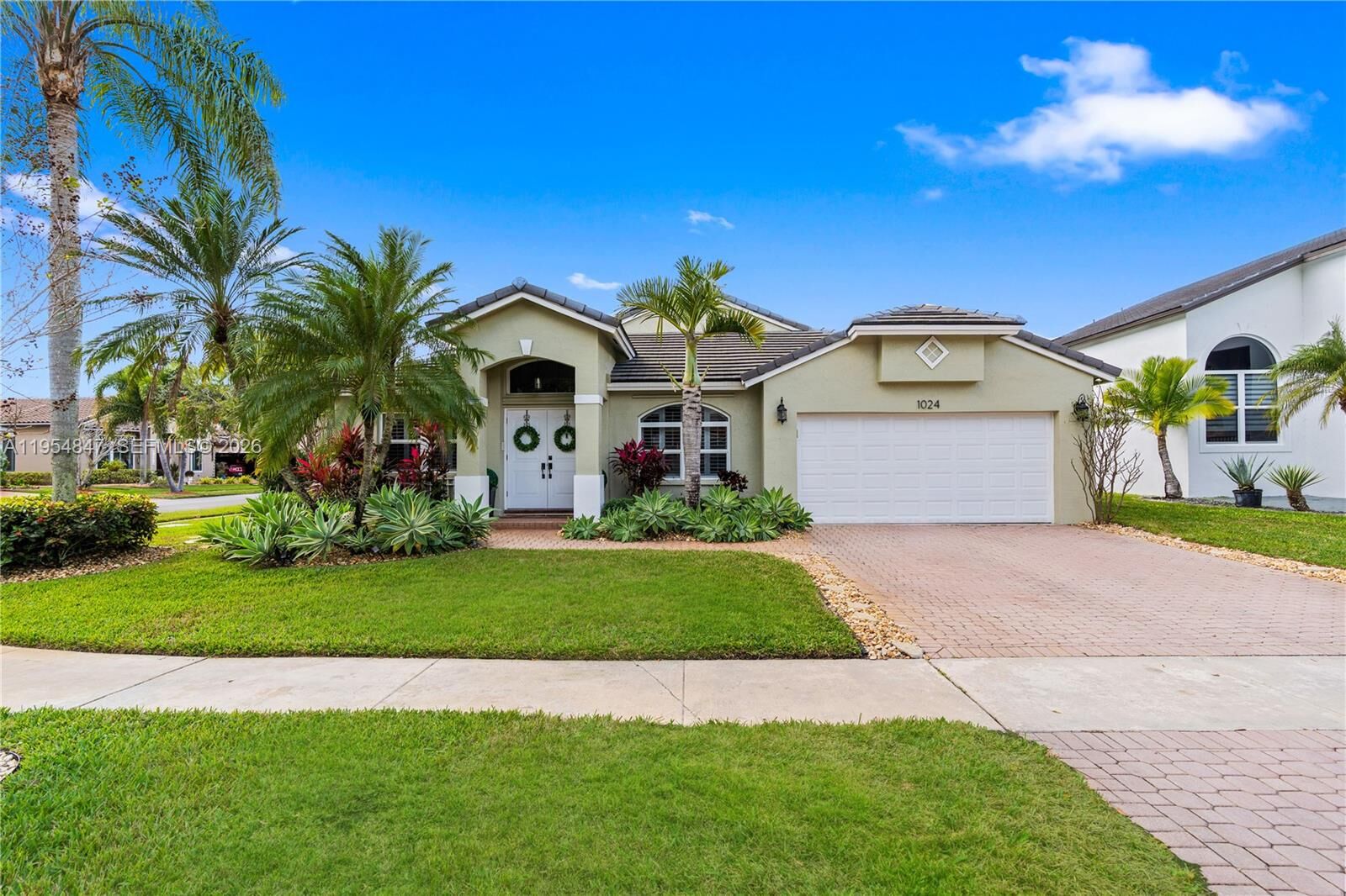 Property Photo:  1024 NW 184th Way  FL 33029 