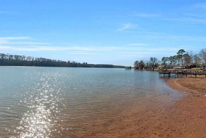 Property Photo:  148 Elk River Shores Dr  AL 35652 - ROGERSVI 