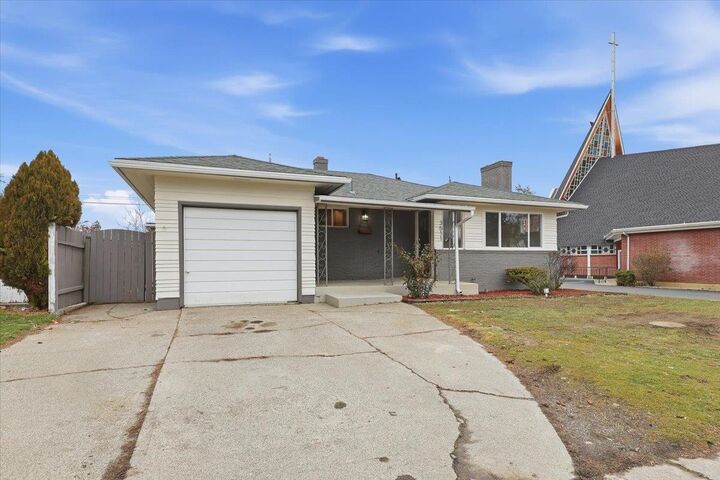 Property Photo:  3511 E 29th Ave  WA 99223 