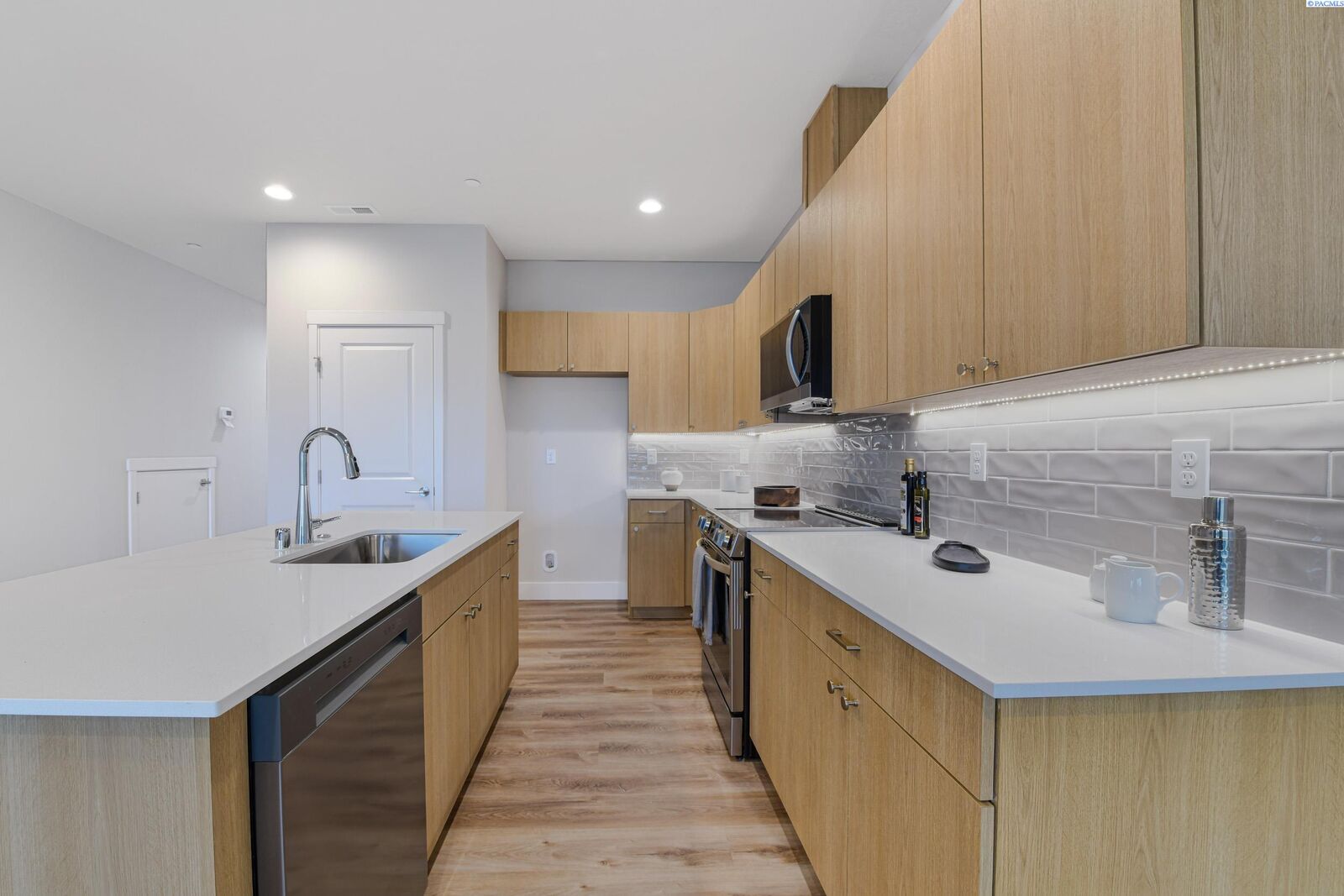 Property Photo:  4533 Road 114  WA 99301 