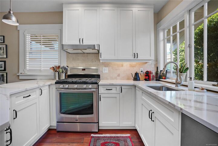 Property Photo:  1316 Carnsew St  BC V8S 1P2 