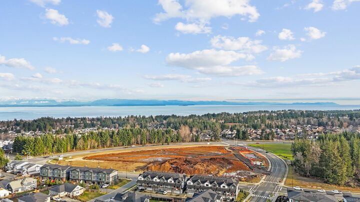Property Photo: 764 Beaver Creek Blvd BC V9H 0G4