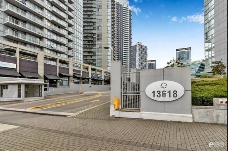 Photo de la propriété:  13618 100 Avenue 3501  BC V3T 0A8 