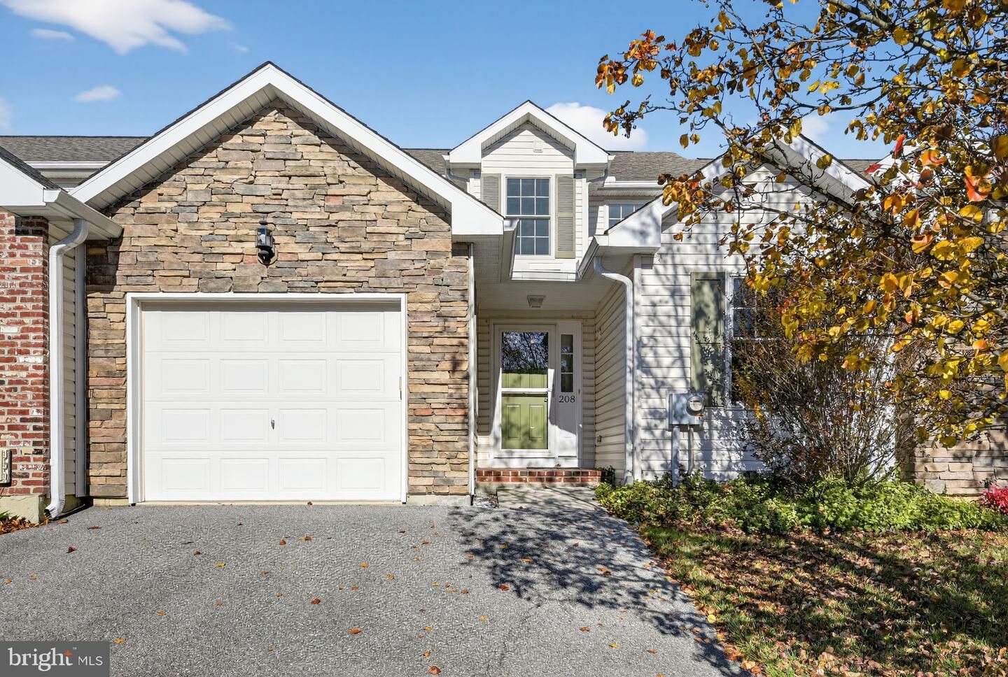 Property Photo:  208 Hoyer Court  DE 19803 