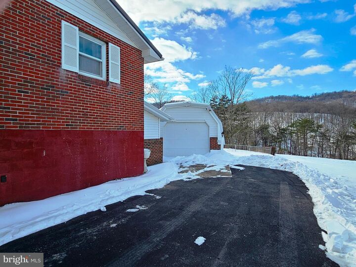Property Photo:  82 Foxall Street  WV 26767 