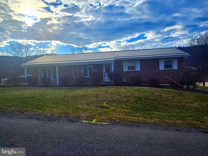 Property Photo:  82 Foxall Street  WV 26767 