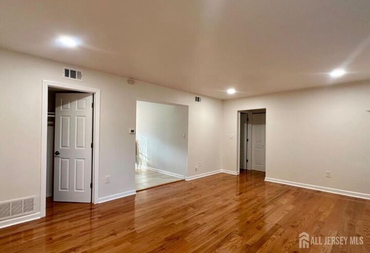 Property Photo:  37 Judson Terrace 5A  NJ 08837 