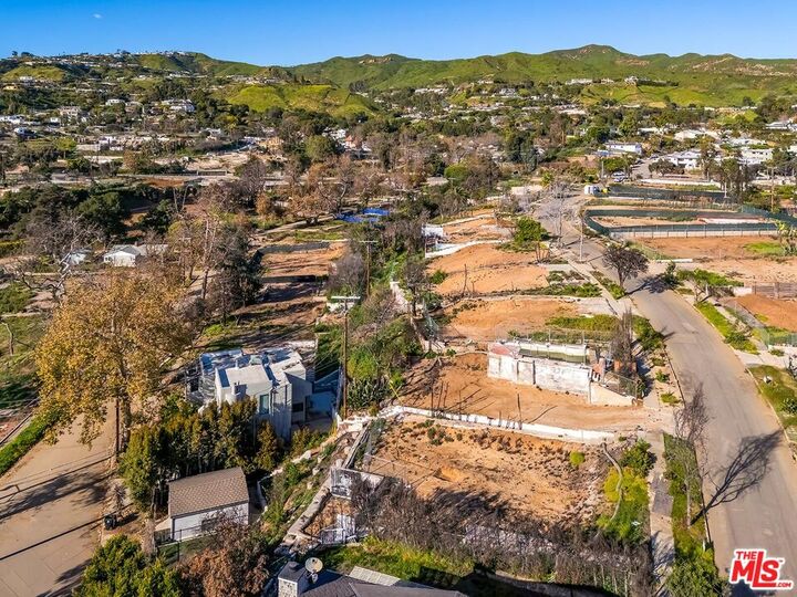 Property Photo: 611 Las Lomas Ave CA 90272