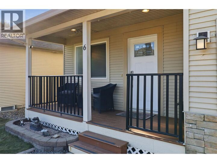 Photo de la propriété:  5200 Dallas Drive 6  BC V2C 6Y8 