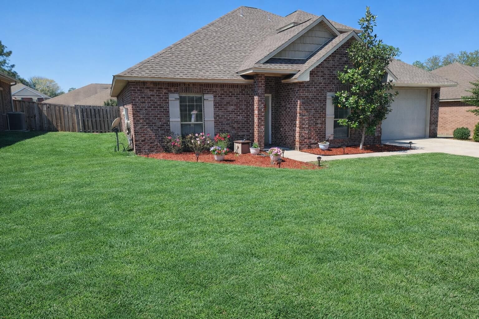 Property Photo:  4627 Hermosa Road  FL 32539 