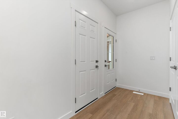 Property Photo:  919 19 Avenue NW  AB T6T 2X4 