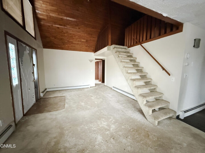 Property Photo:  405 4th Street NW  ND 58854 