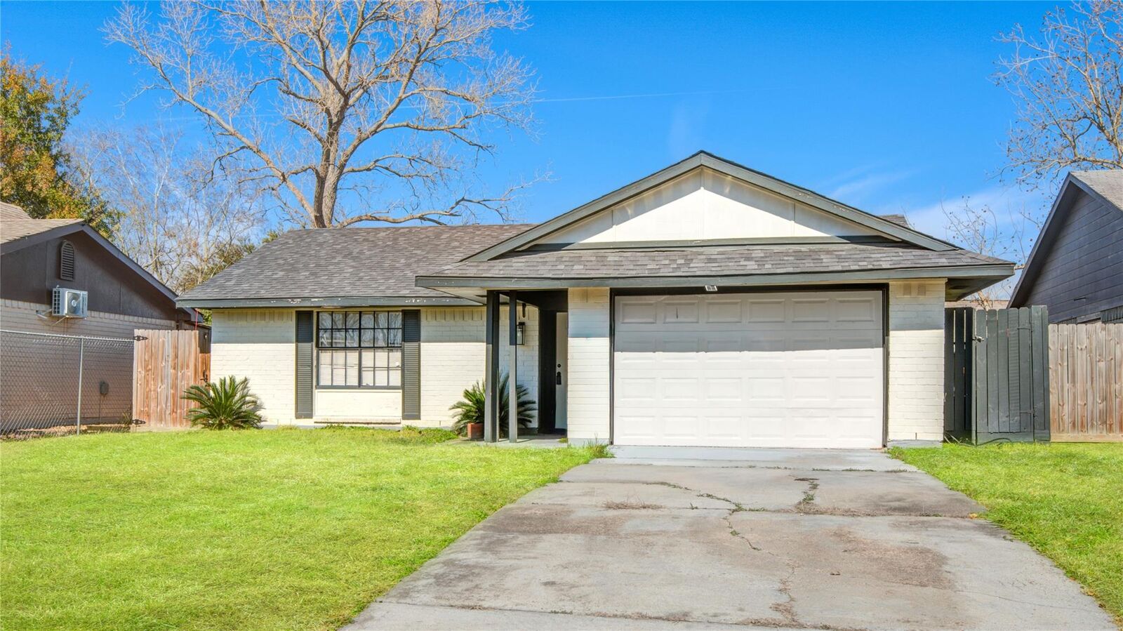 Property Photo:  3238 Knotty Oaks Trail  TX 77045 