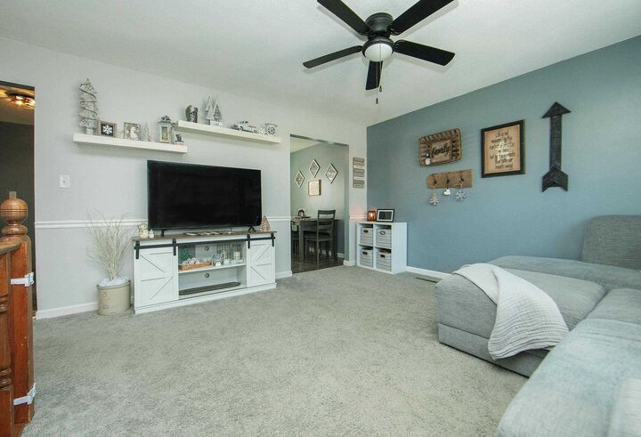 Property Photo:  900 5th St NW  IA 50677 