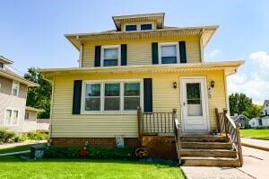 Property Photo:  412 Anderson Street  IA 50130 
