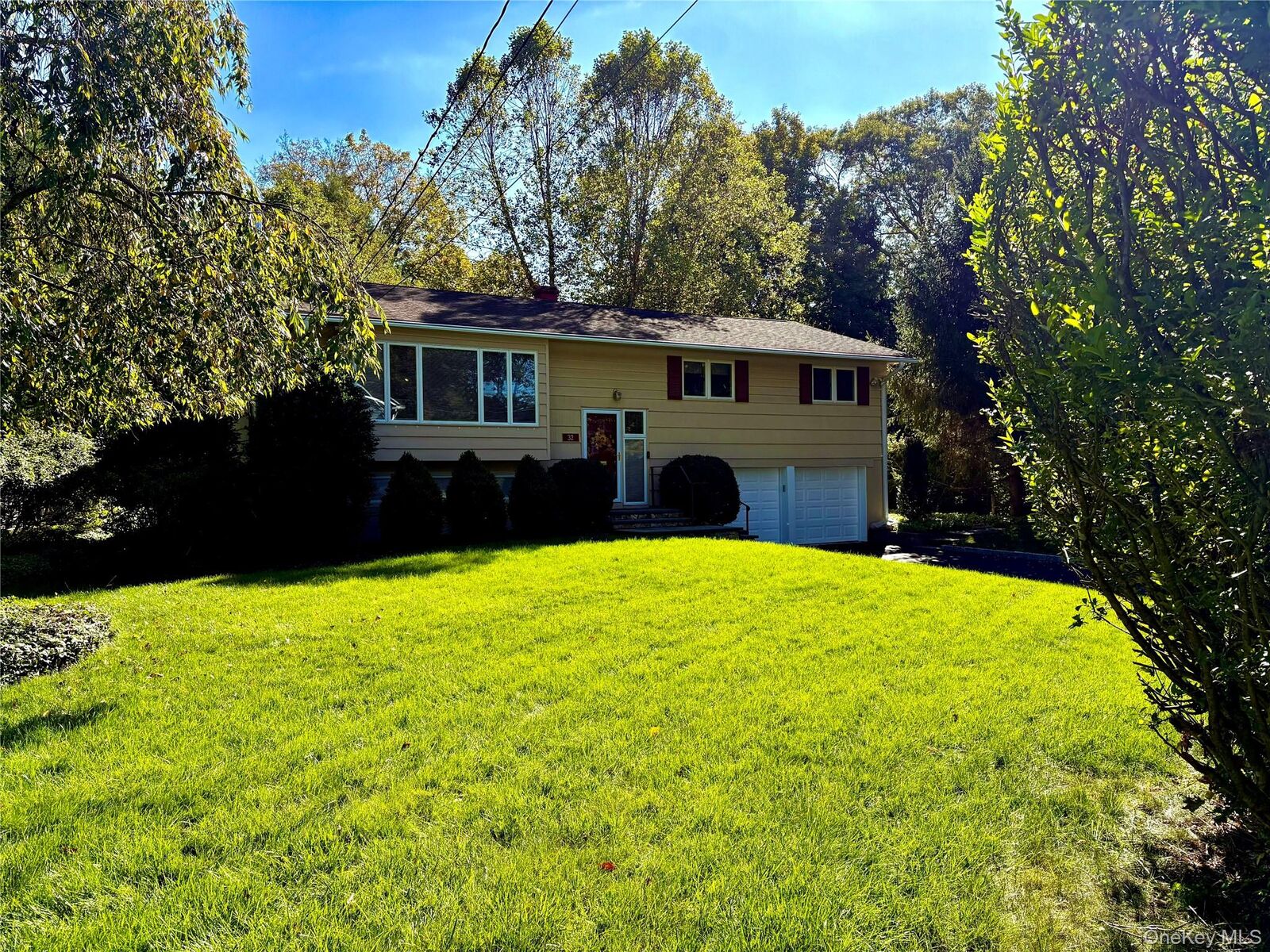 Property Photo:  32 Allan Lane  NY 10549 