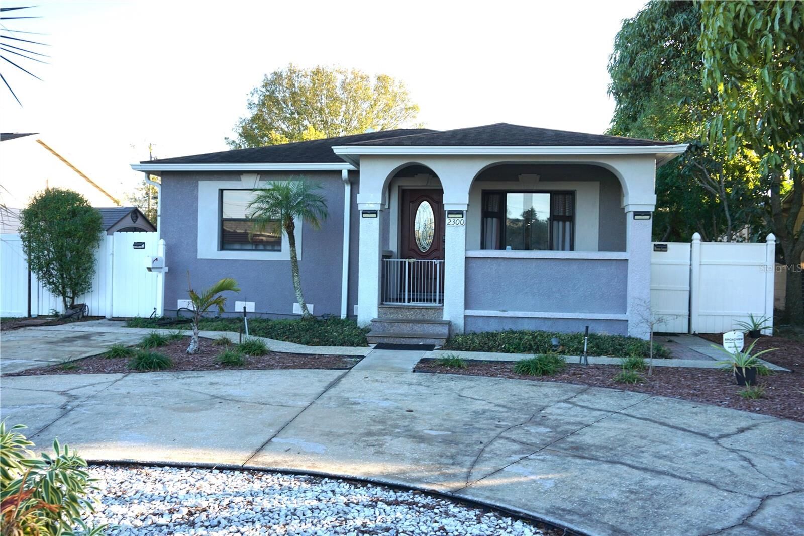 Property Photo: 2300 37th Avenue N FL 33713