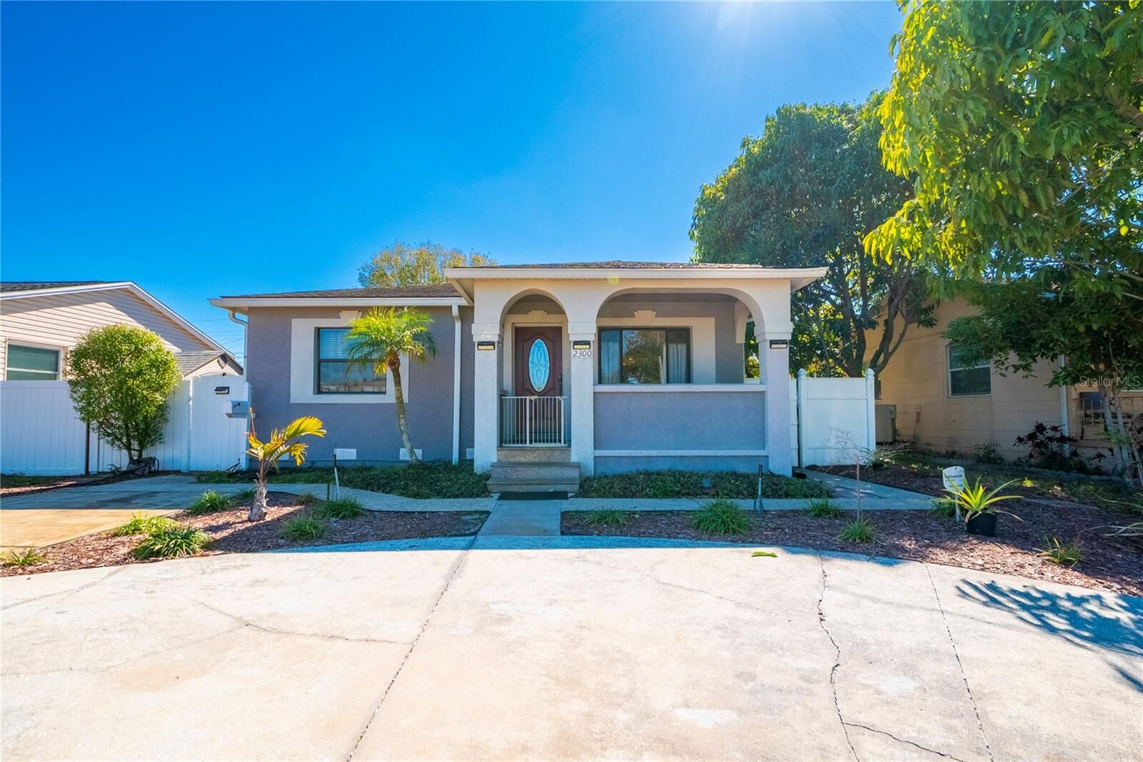 Property Photo: 2300 37th Avenue N FL 33713