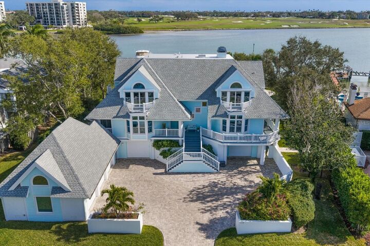 Property Photo: 430 St Andrews Drive FL 33756