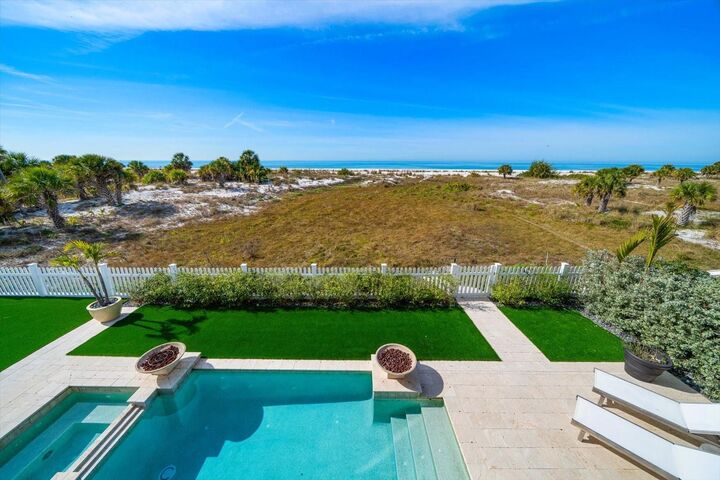 Property Photo: 1040 Eldorado Avenue FL 33767