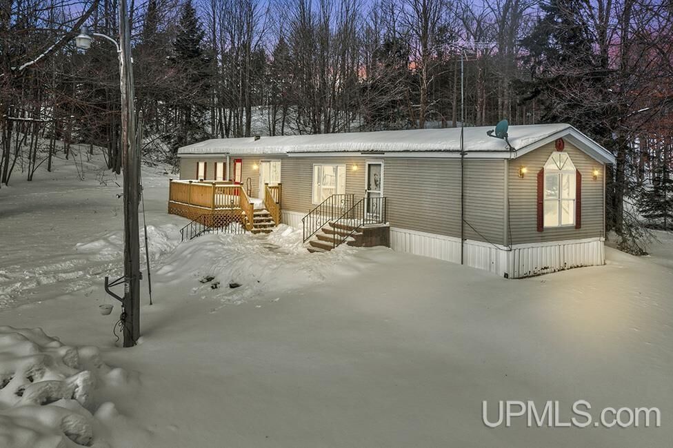 Property Photo: N16246 Co 557 Road MI 49896