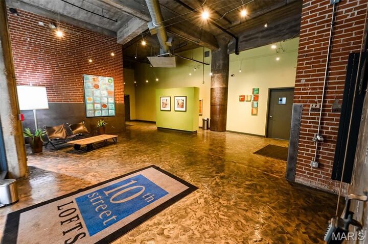 Property Photo: 1010 Saint Charles Street 1002 MO 63101