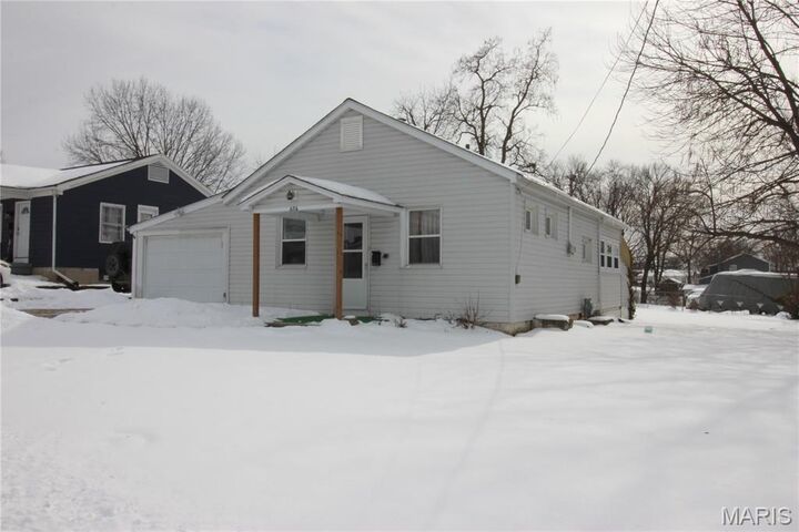 Property Photo:  606 Ball Street  MO 63385 