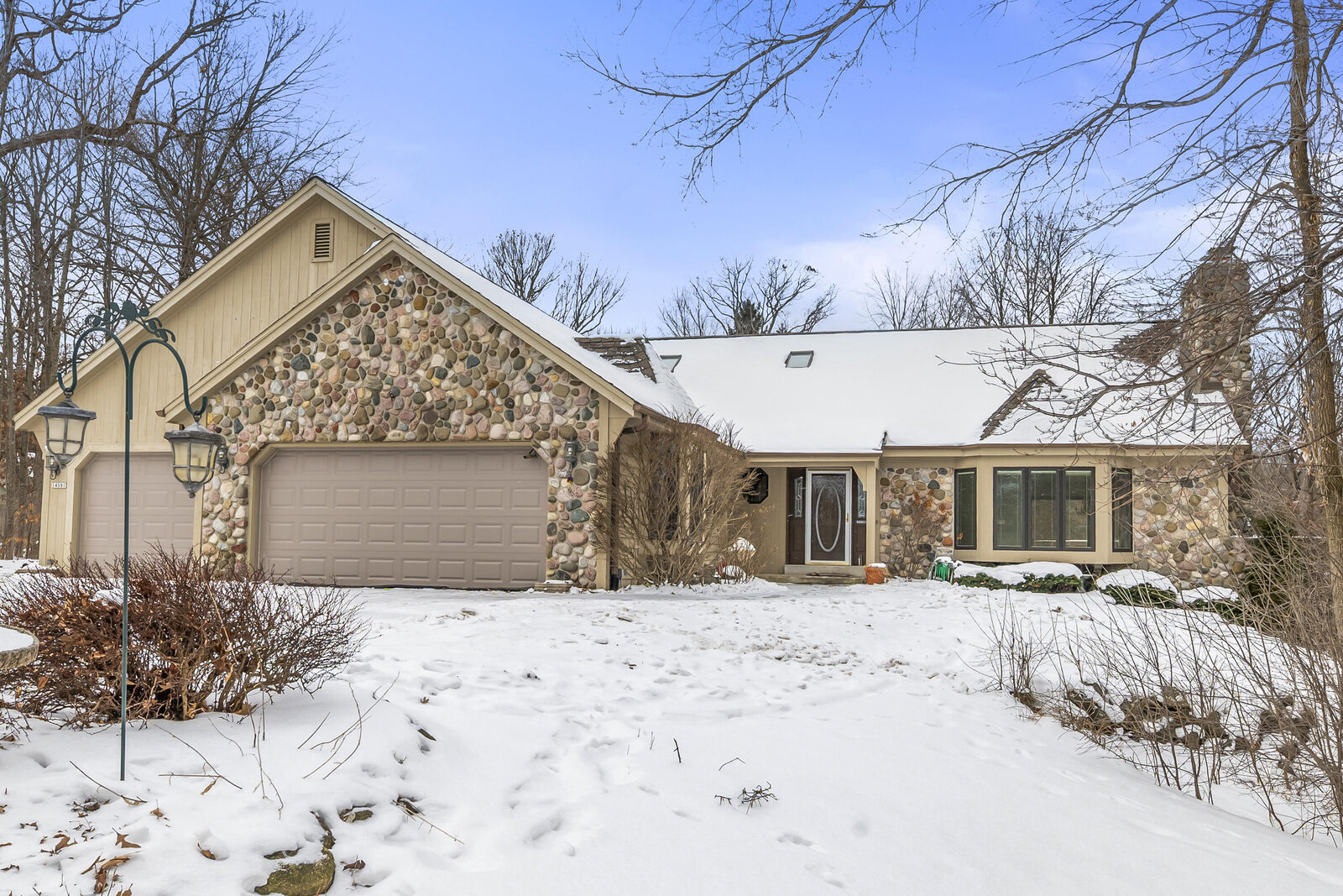 Property Photo:  14591 W Fieldpointe Ct  WI 53151 