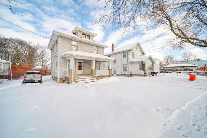 Property Photo:  808 Wildwood Avenue  MI 49202 