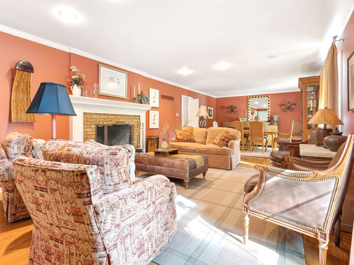 Property Photo: 4704 Daniel Drive IL 60014