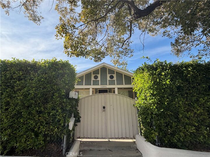 Property Photo: 1201 Sanborn Ave CA 90029