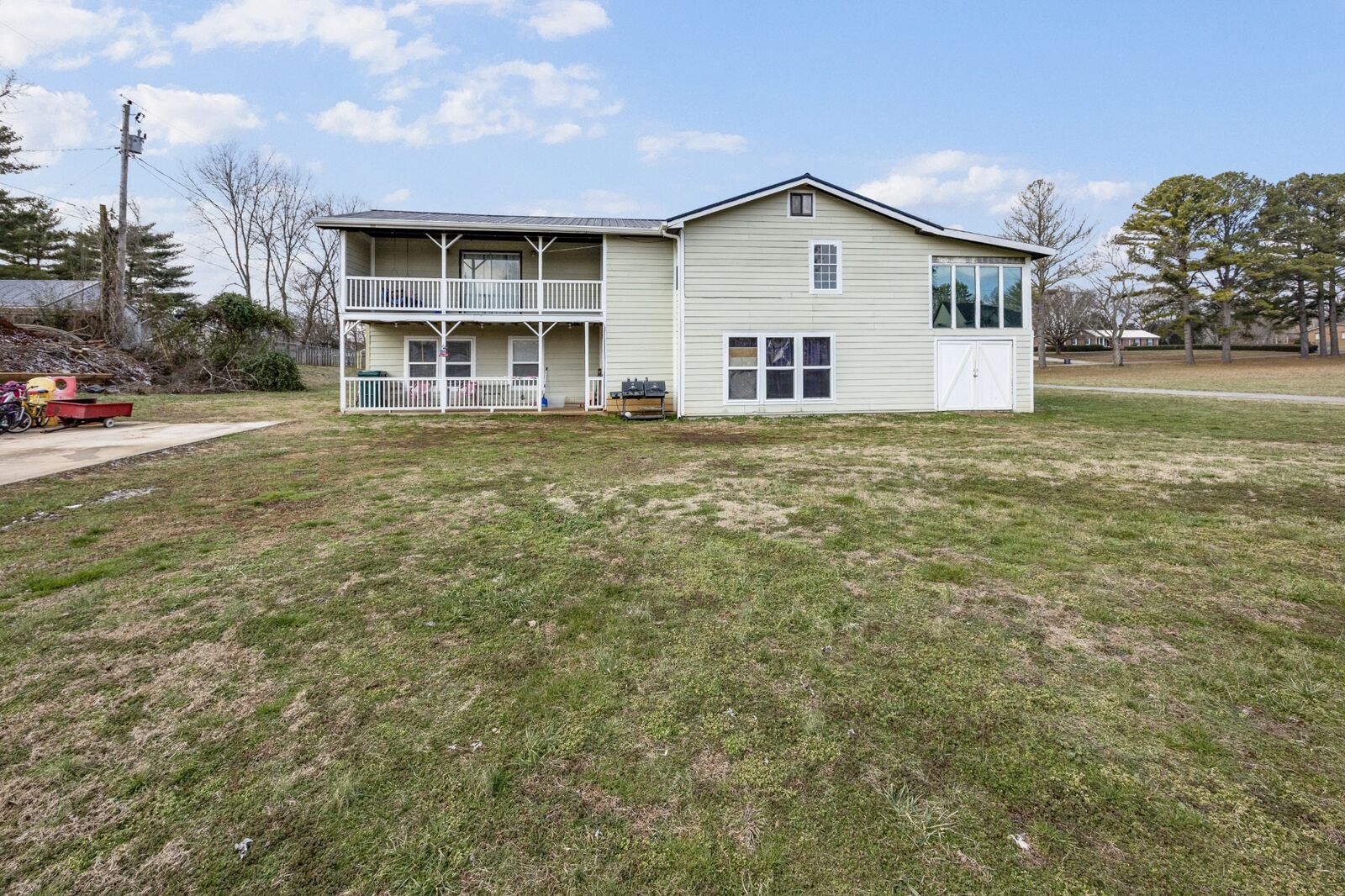 Property Photo:  214 Earle St  TN 37318 
