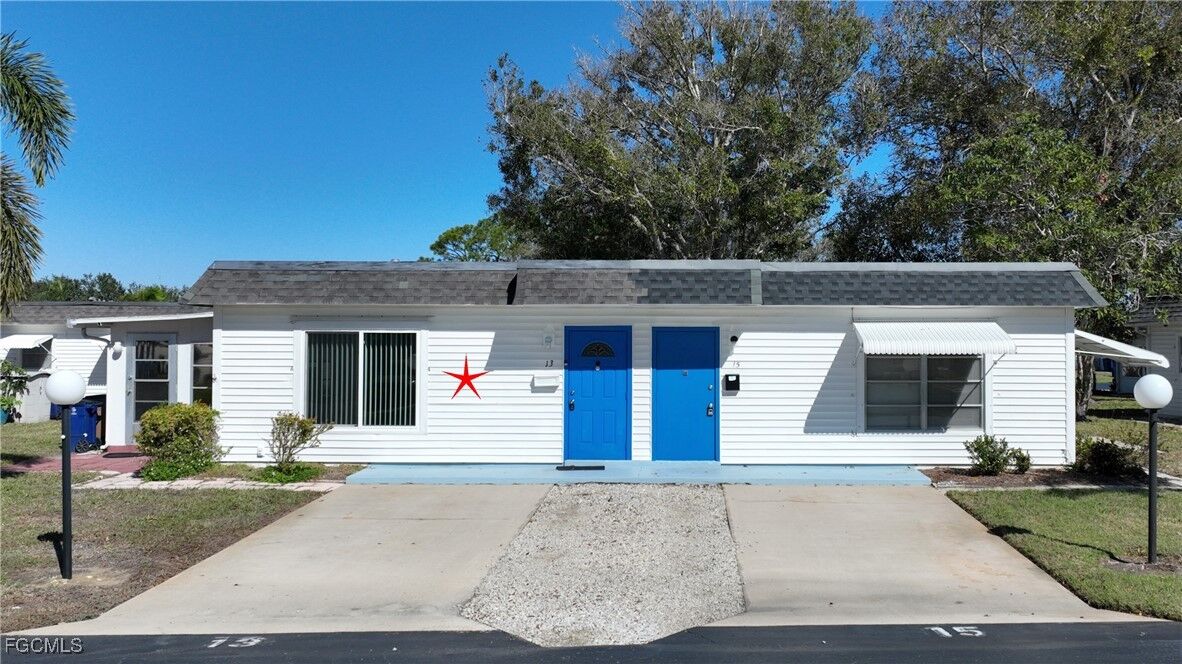 Property Photo: 13 Hamlin Court FL 33936